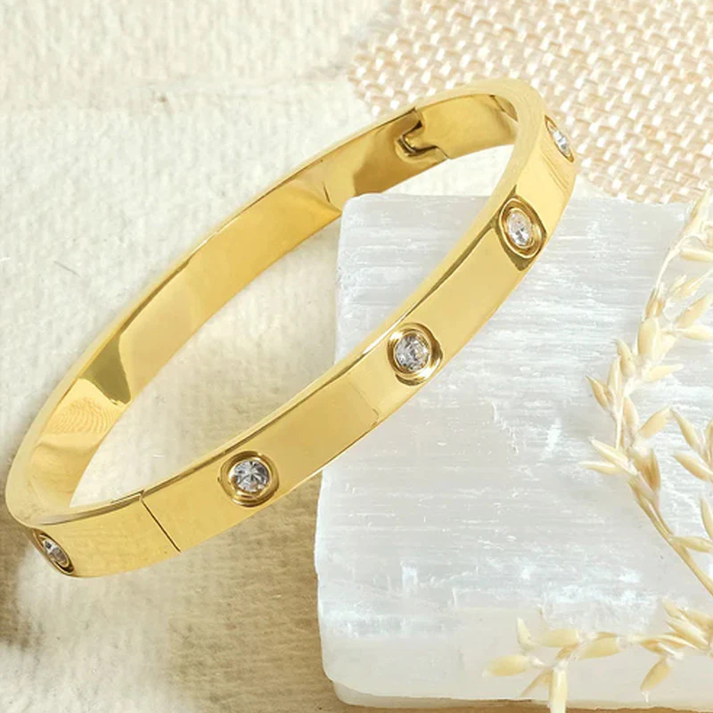 Gold-Plated Stainless Steel Love Bracelet (Anti-Tarnish)